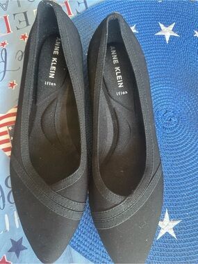 Anne Klein Black Pointed-Toe Flats with iFlex Insole